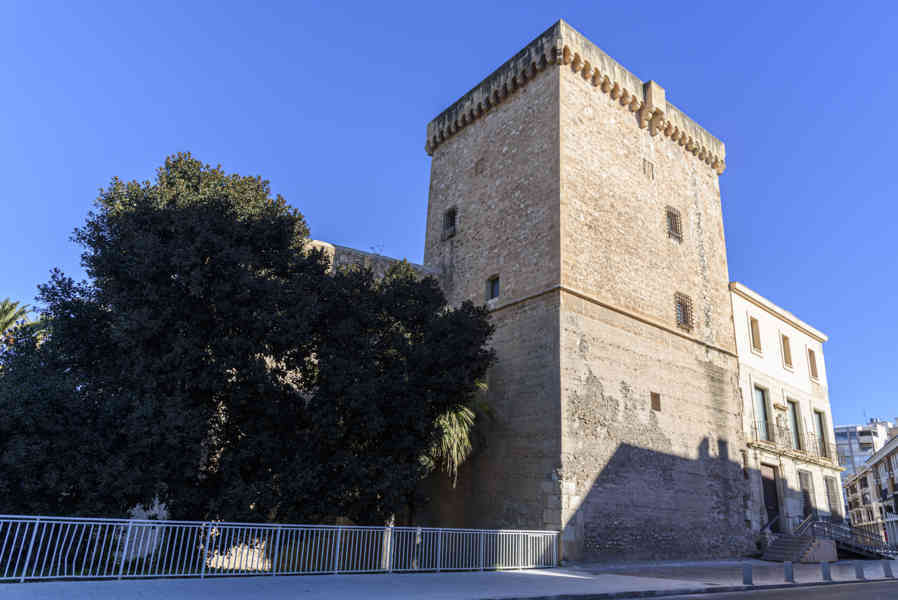 Alicante - Elche 25 - palacio de Altamira.jpg